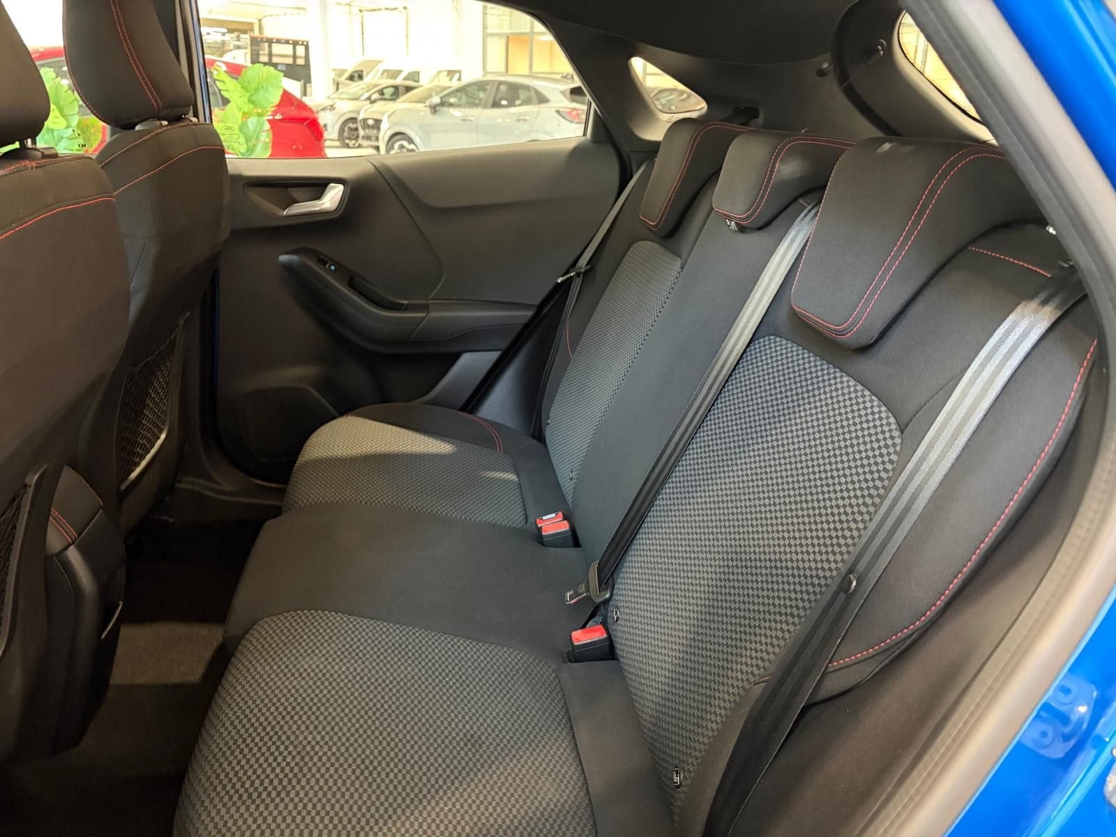Tweedehands Autos In Beveren | Ford Puma St-Line - Carplay/Android Auto - Winter Pack!!