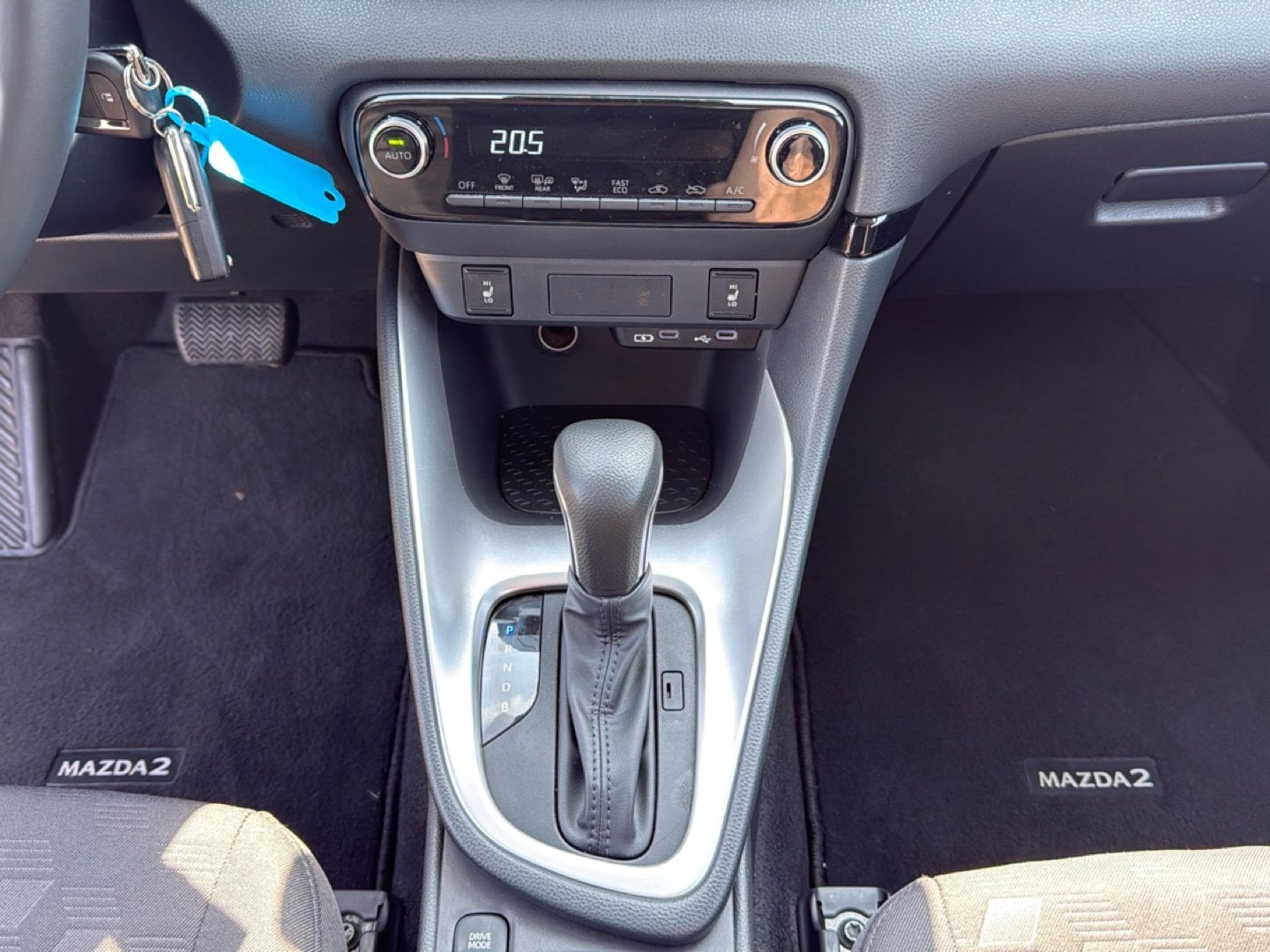 Tweedehands Autos In Meerhout | Mazda Mazda2 Hybrid 1.5 Hybrid Vvt-I 116 Exclusive-Line