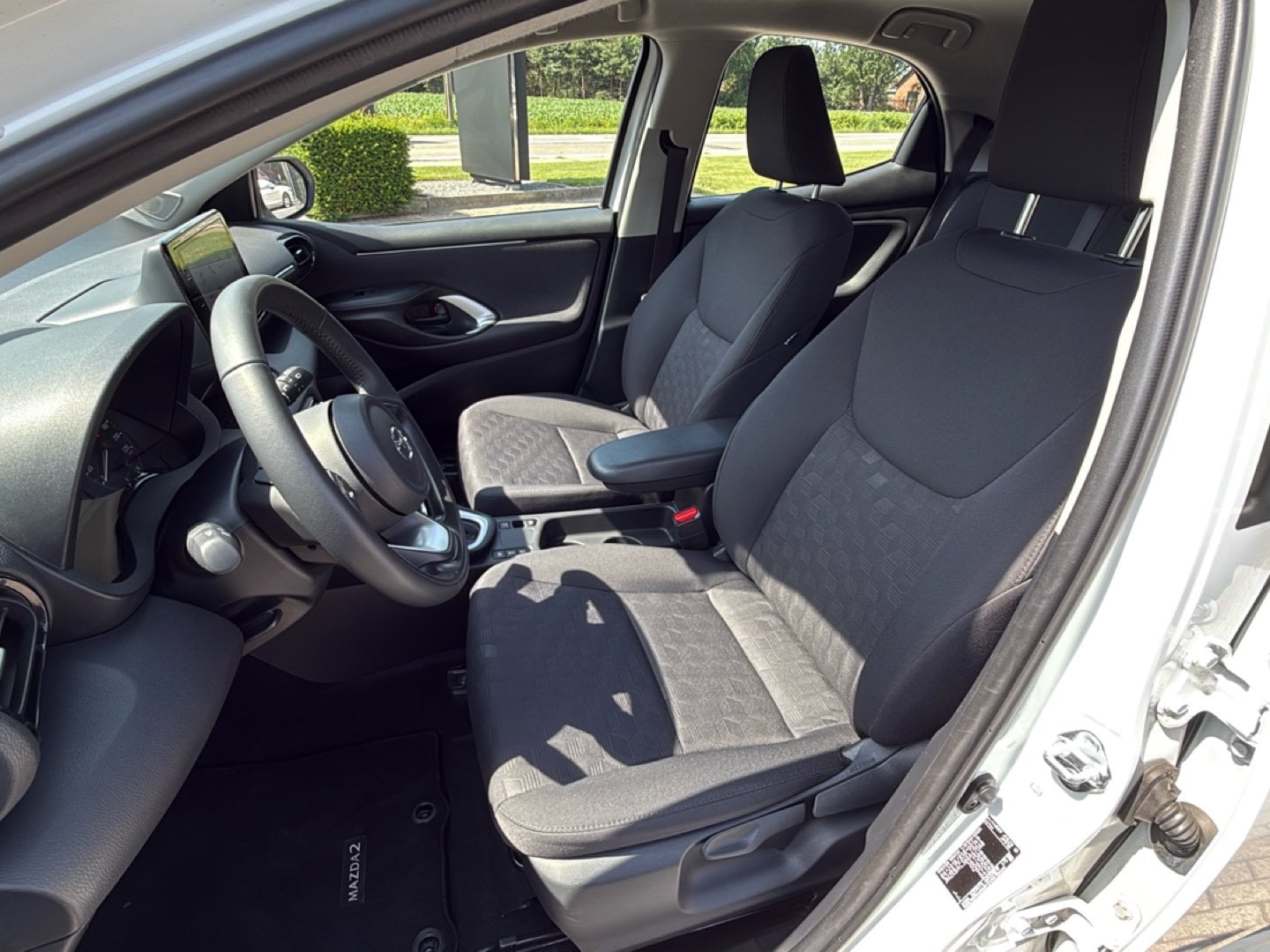 Tweedehands Autos In Meerhout | Mazda Mazda2 Hybrid 1.5 Hybrid Vvt-I 116 Exclusive-Line