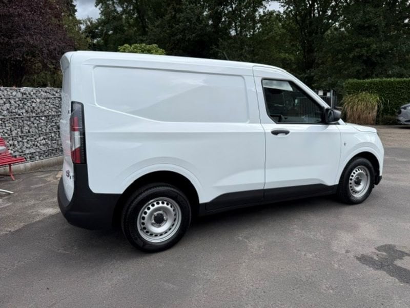 Ford Transit Courier - foto 3